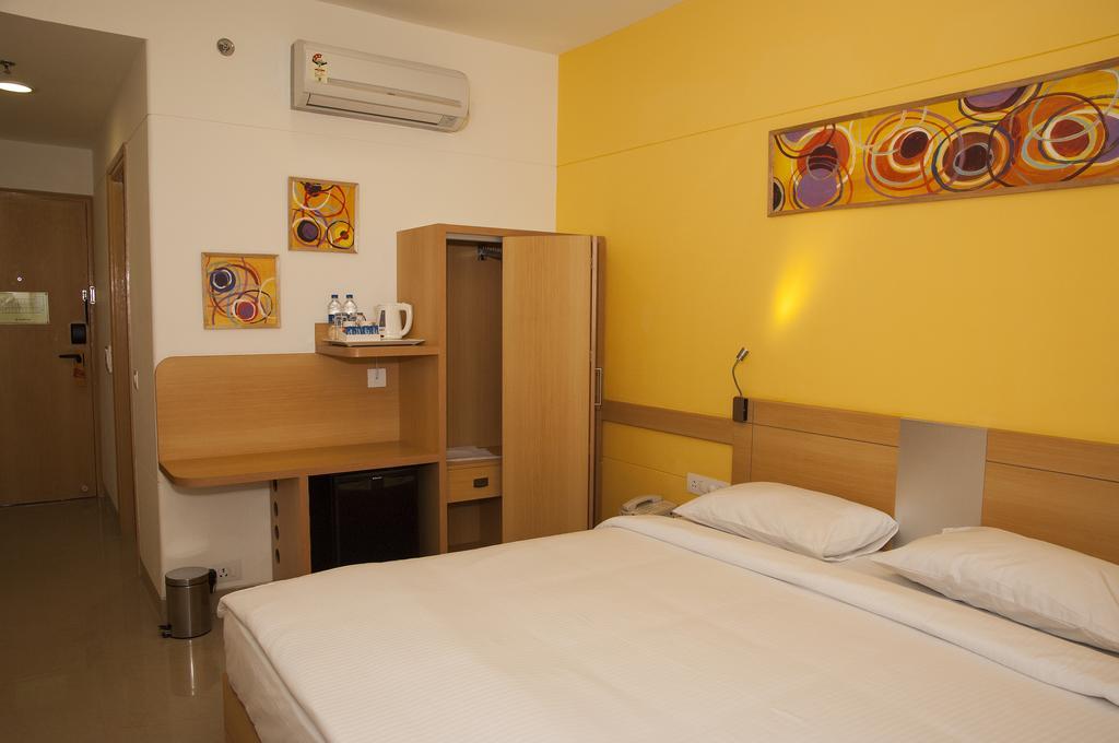 Red Fox Hotel, Chandīgarh Екстериор снимка