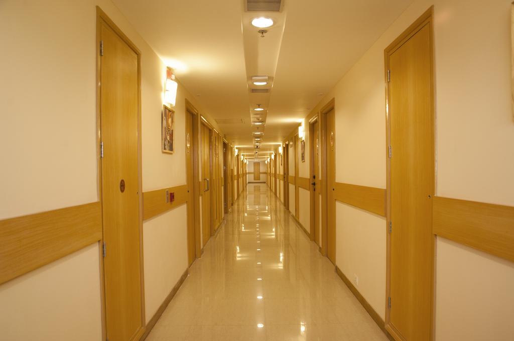 Red Fox Hotel, Chandīgarh Екстериор снимка
