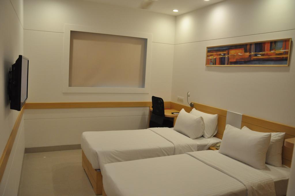 Red Fox Hotel, Chandīgarh Екстериор снимка
