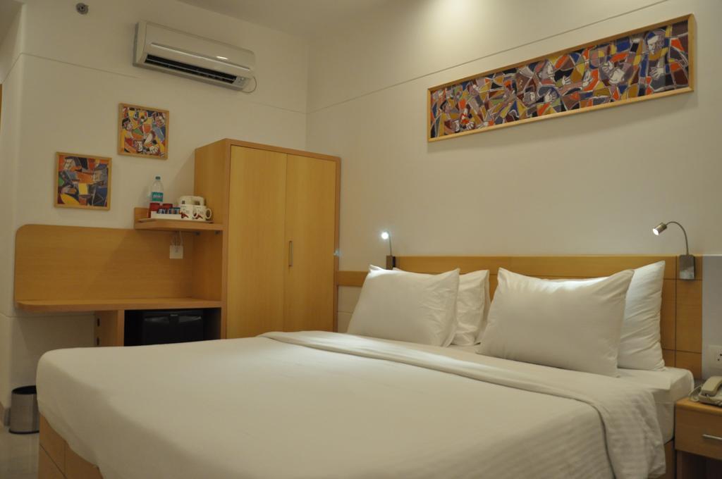 Red Fox Hotel, Chandīgarh Екстериор снимка