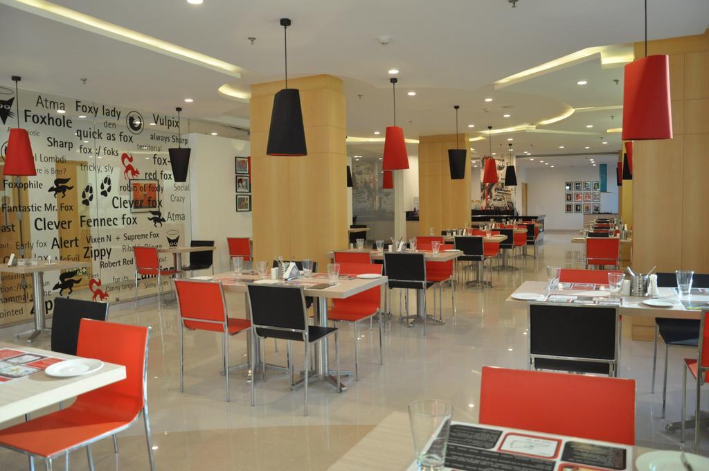 Red Fox Hotel, Chandīgarh Екстериор снимка