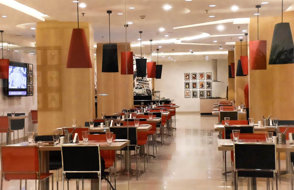 Red Fox Hotel, Chandīgarh Екстериор снимка