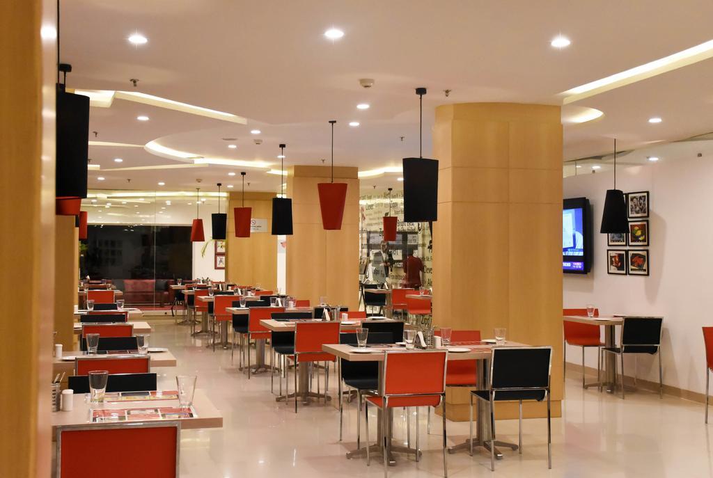 Red Fox Hotel, Chandīgarh Екстериор снимка