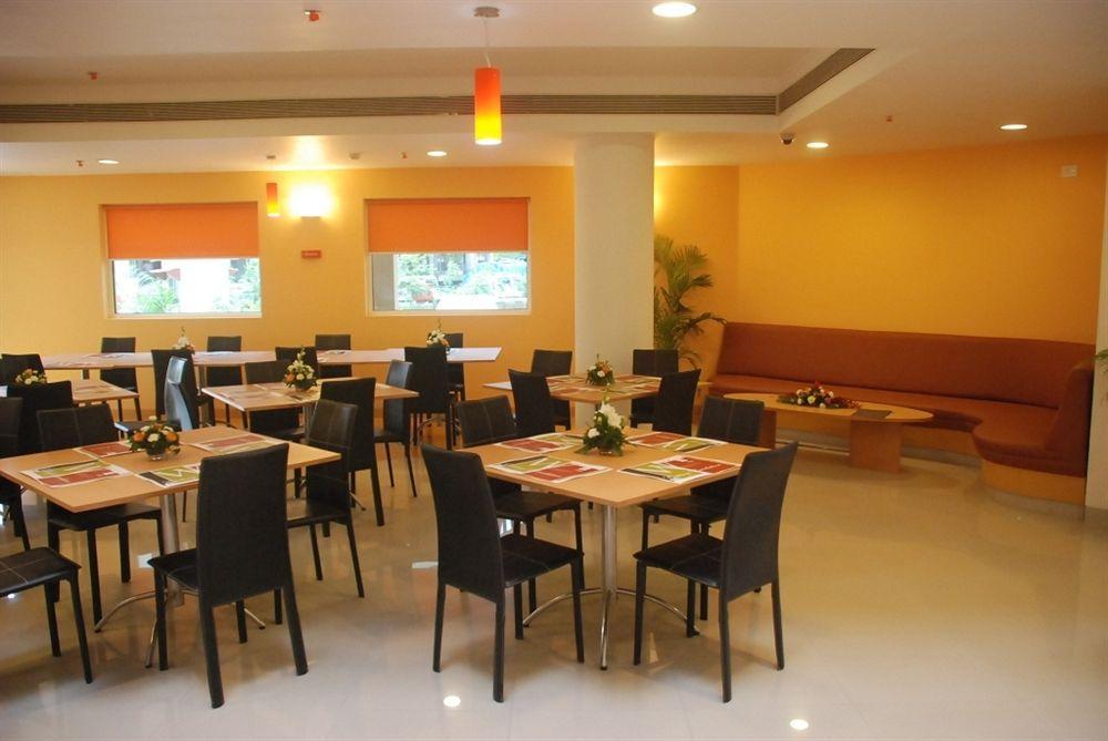 Red Fox Hotel, Chandīgarh Екстериор снимка