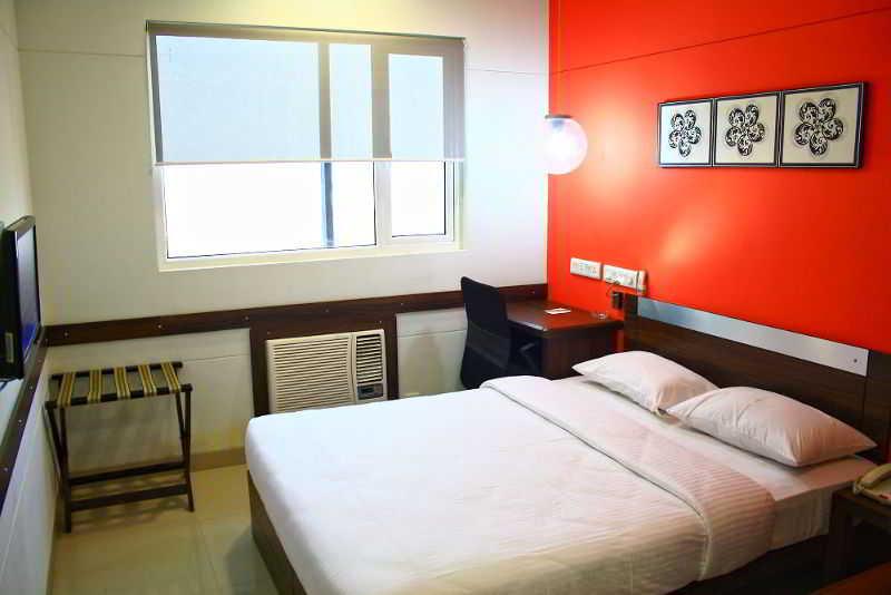 Red Fox Hotel, Chandīgarh Екстериор снимка