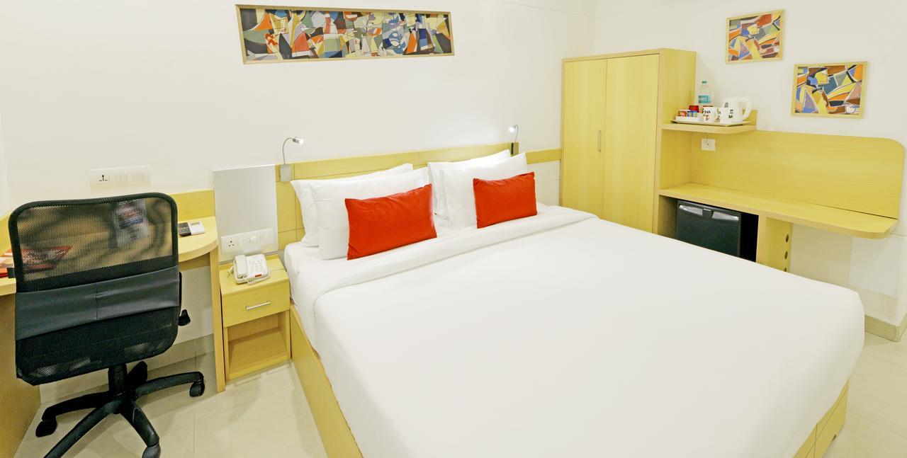Red Fox Hotel, Chandīgarh Екстериор снимка