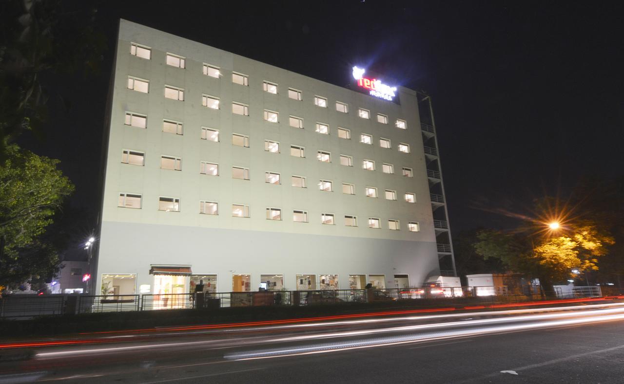 Red Fox Hotel, Chandīgarh Екстериор снимка